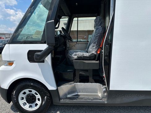 Used 2024 Chevrolet Brightdrop 600 w/ Commercial Equipment Package AWD/4WD image 16
