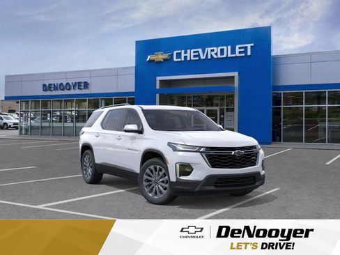Used 2023 Chevrolet Traverse RS w/ LPO, Floor Liner Package image 1
