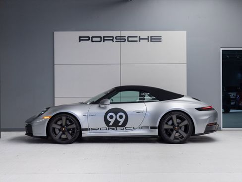 New 2026 Porsche 911 GTS image 2