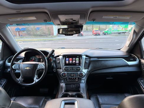 Used 2017 Chevrolet Suburban LT image 20