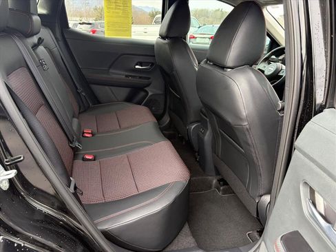 Certified 2025 Nissan Kicks SR image 21