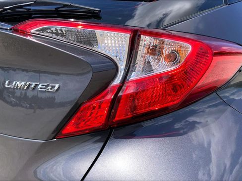 Used 2019 Toyota C-HR Limited FWD image 30