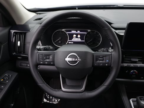 Used 2026 Nissan Pathfinder SV AWD/4WD image 35