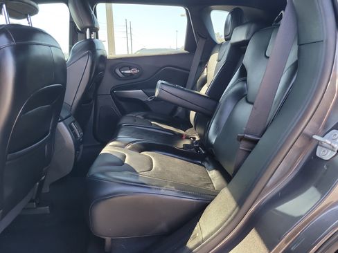 Used 2021 Jeep Cherokee High Altitude image 11