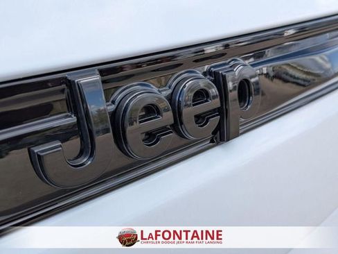 Certified 2024 Jeep Grand Cherokee Altitude AWD/4WD image 10