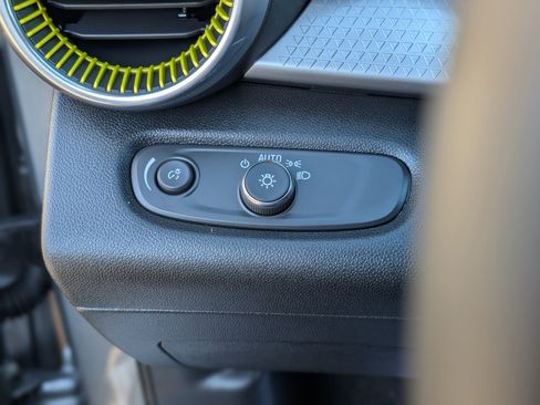 Used 2024 Chevrolet Trax LT w/ Driver Confidence Package image 24