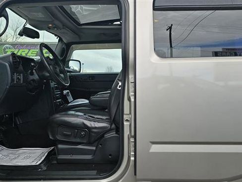 Used 2005 HUMMER H2 SUT w/ Preferred Equipment Group image 17