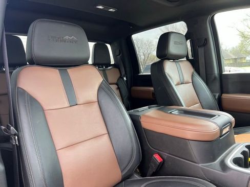 Used 2022 Chevrolet Silverado 2500 High Country w/ Safety Package II image 9