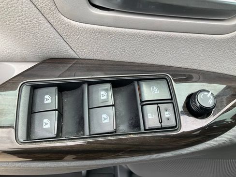Used 2015 Toyota Sienna XLE AWD/4WD image 28