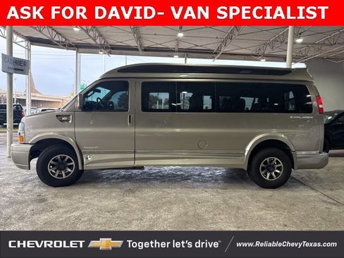 Used 2018 Chevrolet Express 2500 Work Van w/ Enhanced Convenience Package image 5
