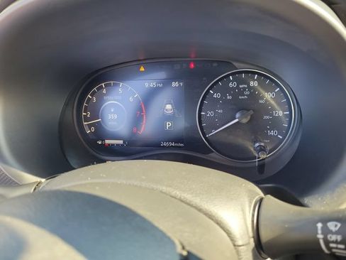 Used 2023 Nissan Kicks SV FWD image 27