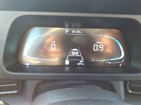 Used 2025 Hyundai Elantra Sport image 17