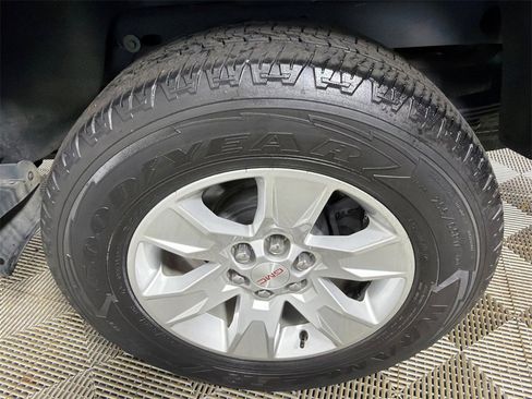 Used 2018 GMC Canyon SLE w/ SLE Convenience Package image 19