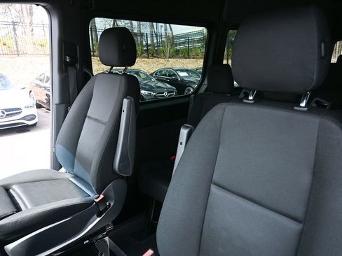 Used 2023 Mercedes-Benz Sprinter 2500 image 5