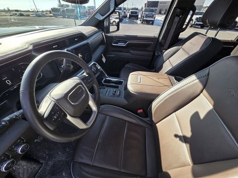 Used 2025 GMC Sierra 2500 Denali w/ Technology Package image 9