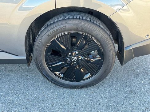 Certified 2025 Nissan Murano SV image 19