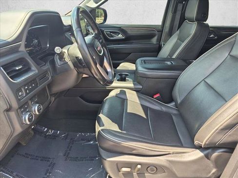 Used 2023 GMC Yukon XL SLT AWD/4WD image 17