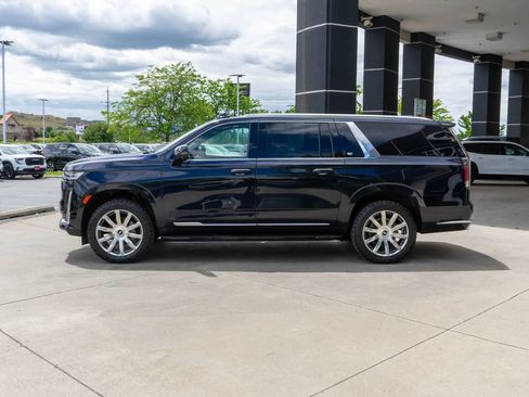 Used 2024 Cadillac Escalade ESV Premium Luxury Platinum AWD/4WD image 4