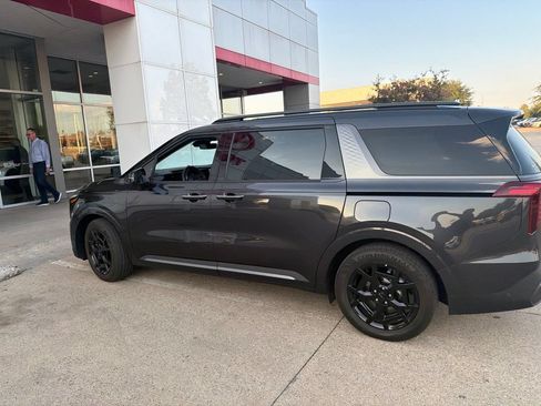 Used 2026 Kia Carnival SX Prestige FWD image 9
