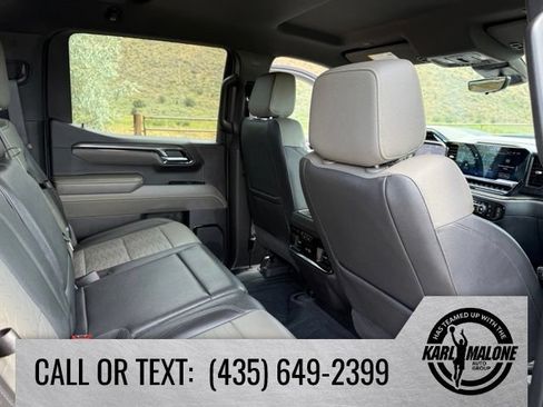Used 2023 Chevrolet Silverado 1500 ZR2 w/ Technology Package AWD/4WD image 34