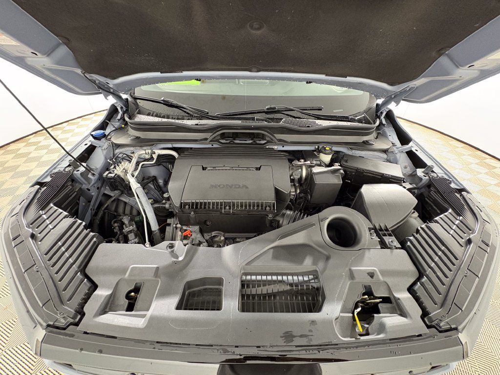 Used 2025 Honda Pilot TrailSport image 31
