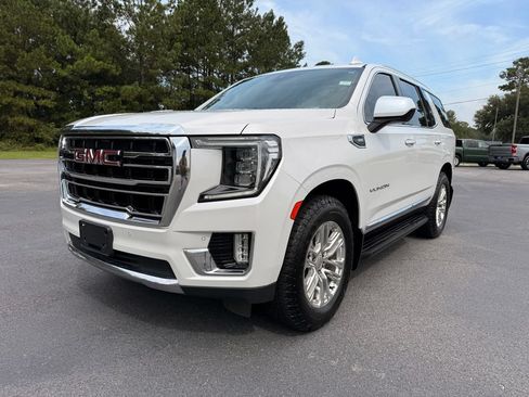 Used 2022 GMC Yukon SLT AWD/4WD image 1
