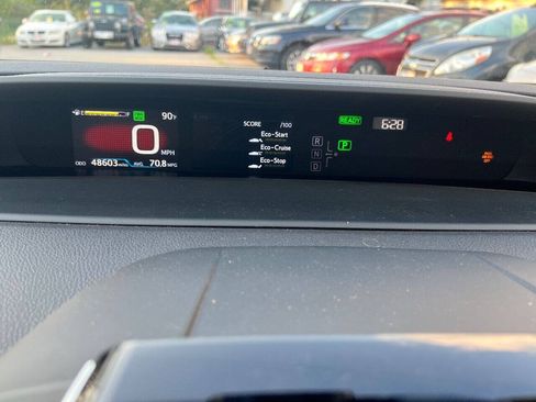 Used 2020 Toyota Prius Prime XLE FWD image 30