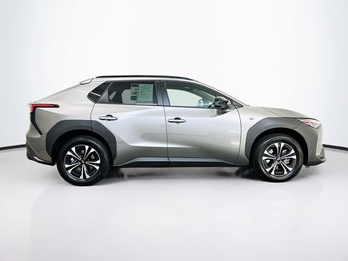 Used 2025 Subaru Solterra Premium image 10