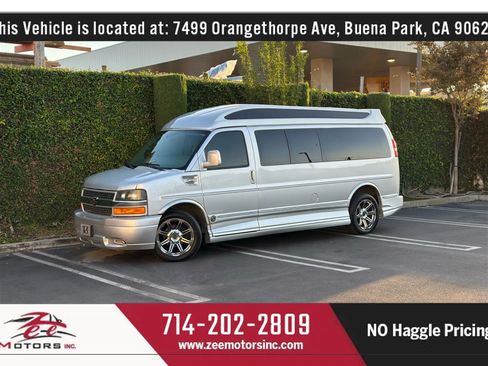 Used 2015 Chevrolet Express 2500 Extended Van 3D image 12