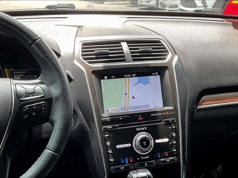 Used 2018 Ford Explorer Limited w/ Ford Safe & Smart Package FWD image 7