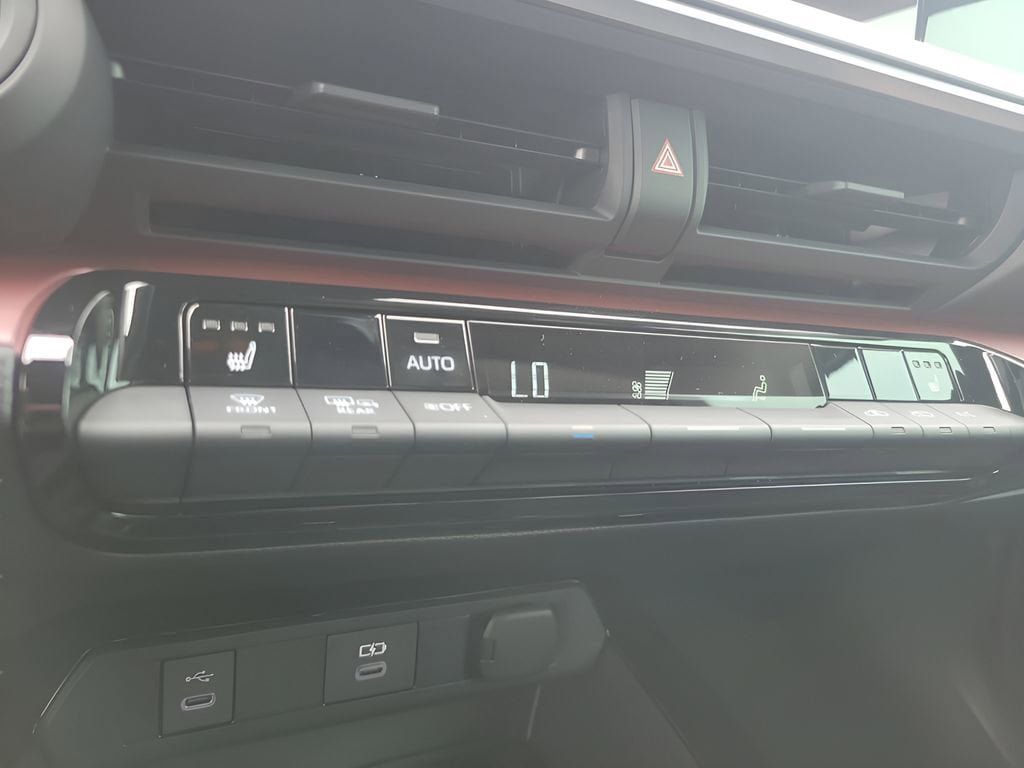 New 2026 Toyota Prius Plug-In Hybrid FWD image 20