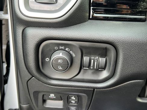 New 2026 RAM 1500 Laramie w/ Night Edition image 32