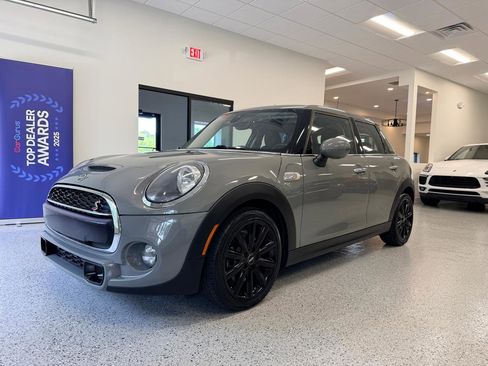 Used 2019 MINI Cooper S FWD image 4