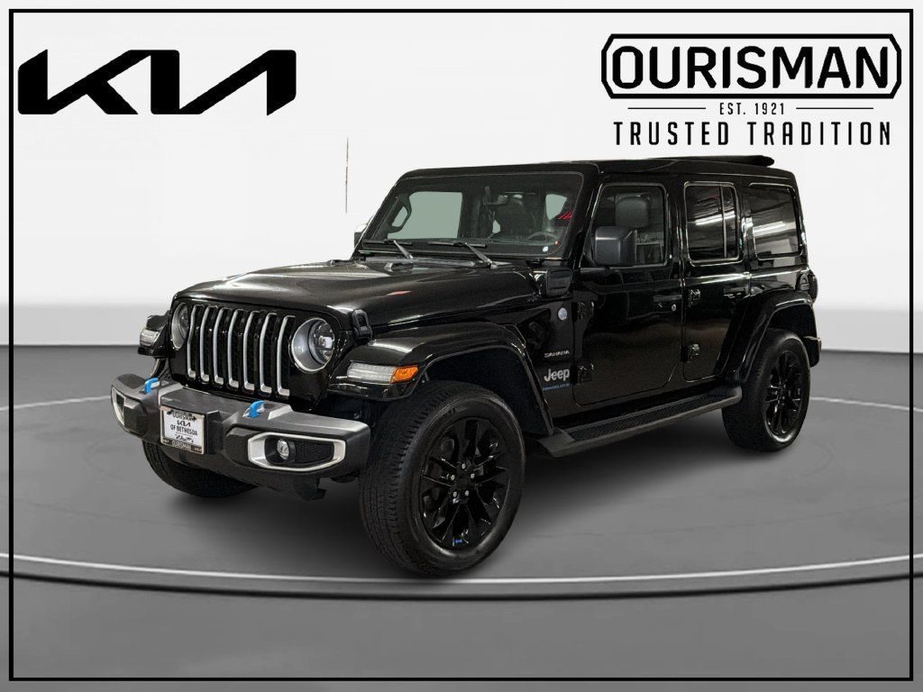 Used 2023 Jeep Wrangler Unlimited Sahara w/ Cold Weather Group AWD/4WD image 2
