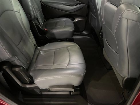 Used 2018 Buick Enclave Essence image 27