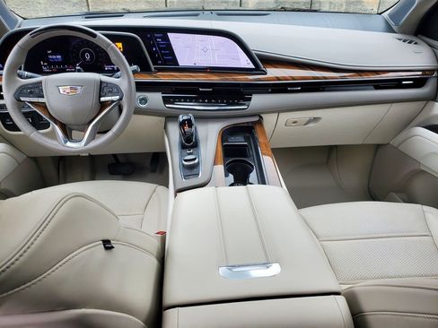 Certified 2024 Cadillac Escalade Sport Platinum image 18