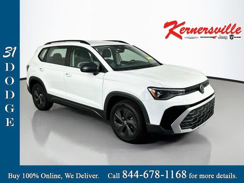 Used 2025 Volkswagen Taos S FWD image 1