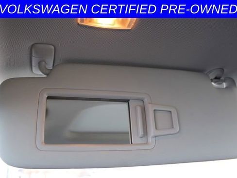 Used 2025 Volkswagen Jetta SE w/ Sunroof Package image 44