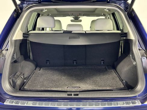 Used 2024 Volkswagen Tiguan SE w/ Panoramic Sunroof Package AWD/4WD image 13