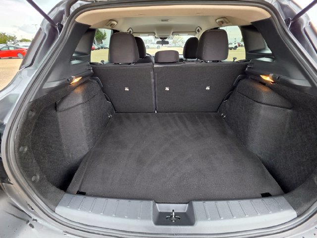 Certified 2025 Nissan Kicks SV AWD/4WD image 17