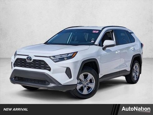 Certified 2025 Toyota RAV4 XLE FWD image 1