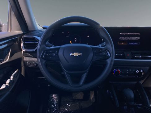 Used 2024 Chevrolet TrailBlazer LS image 12