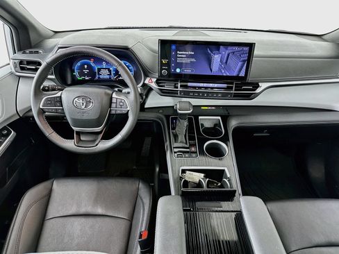 Certified 2025 Toyota Sienna XSE AWD/4WD image 23