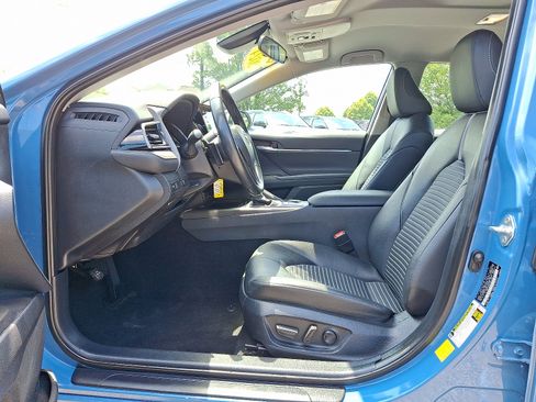 Used 2024 Toyota Camry SE FWD image 13