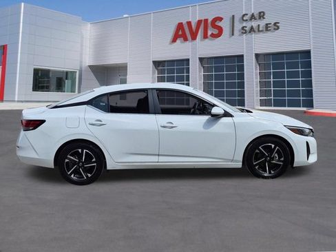 Used 2025 Nissan Sentra SV FWD image 5