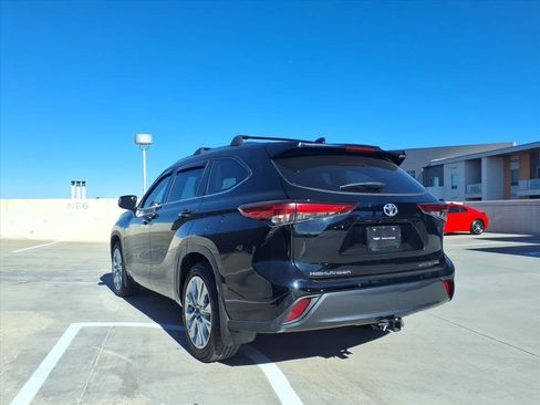 Used 2020 Toyota Highlander Limited image 4