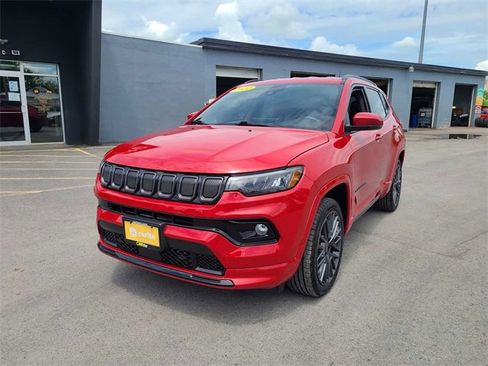 Used 2022 Jeep Compass Limited image 1