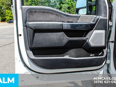 Used 2025 Ford F450 Platinum w/ FX4 Off-Road Package AWD/4WD image 36