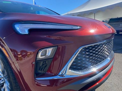 Used 2025 Buick Encore GX Avenir image 9