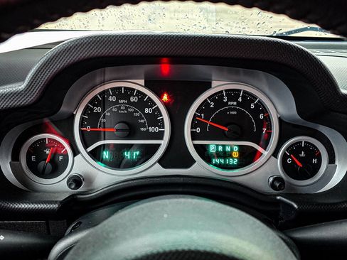 Used 2010 Jeep Wrangler Unlimited Sport image 23